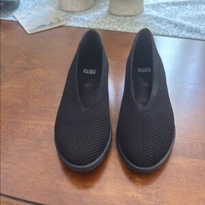 Eileen Fisher Black Flats Minimalist Slip-On Design NWOB